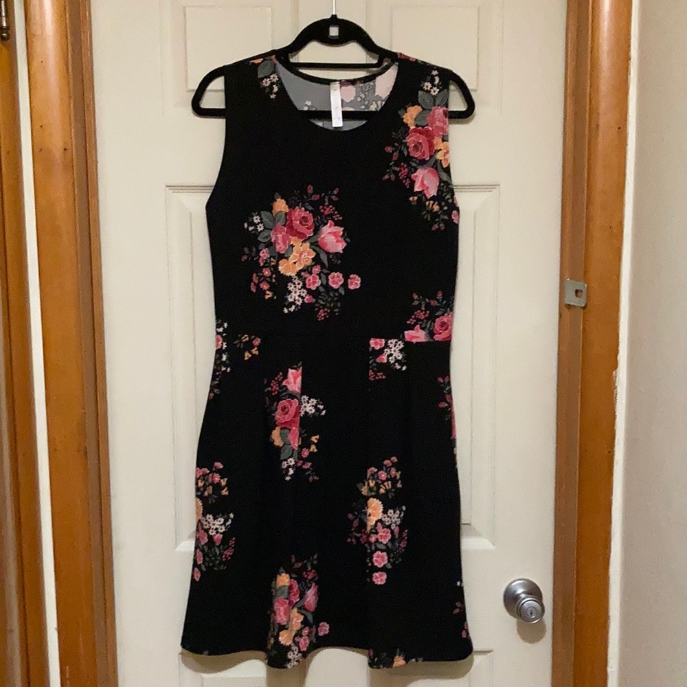 Lyss Loo Black Floral Short Cocktail Dress, with Pockets! - Size XL
